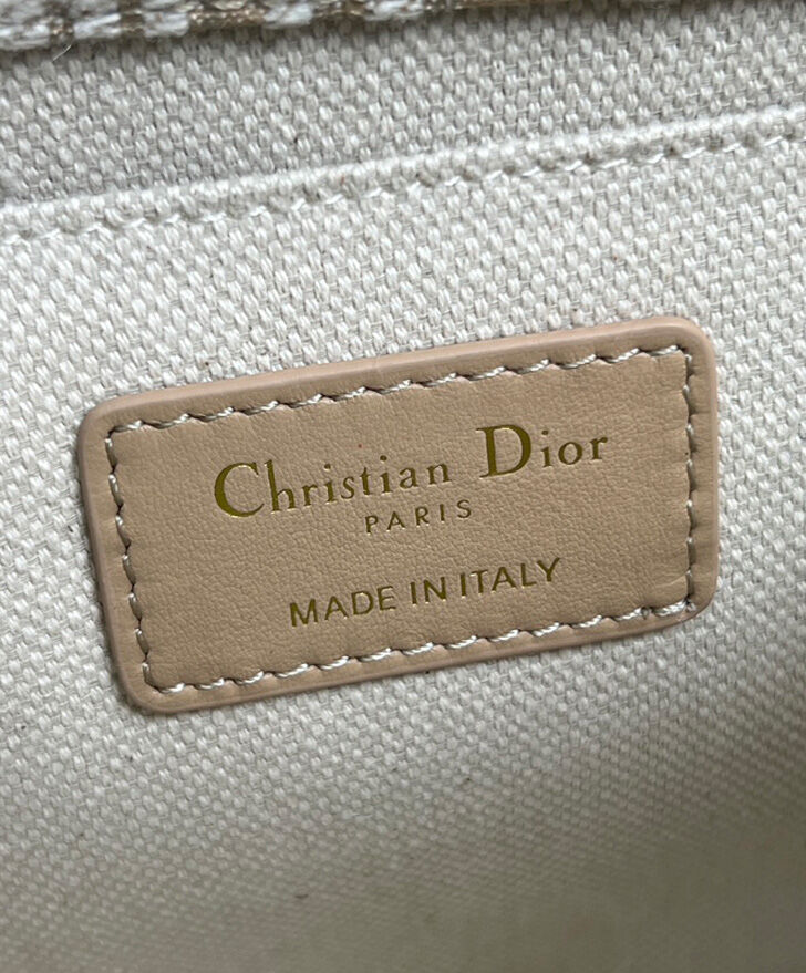 Christian Dior Medium Dior Bobby Bag M9337 Apricot